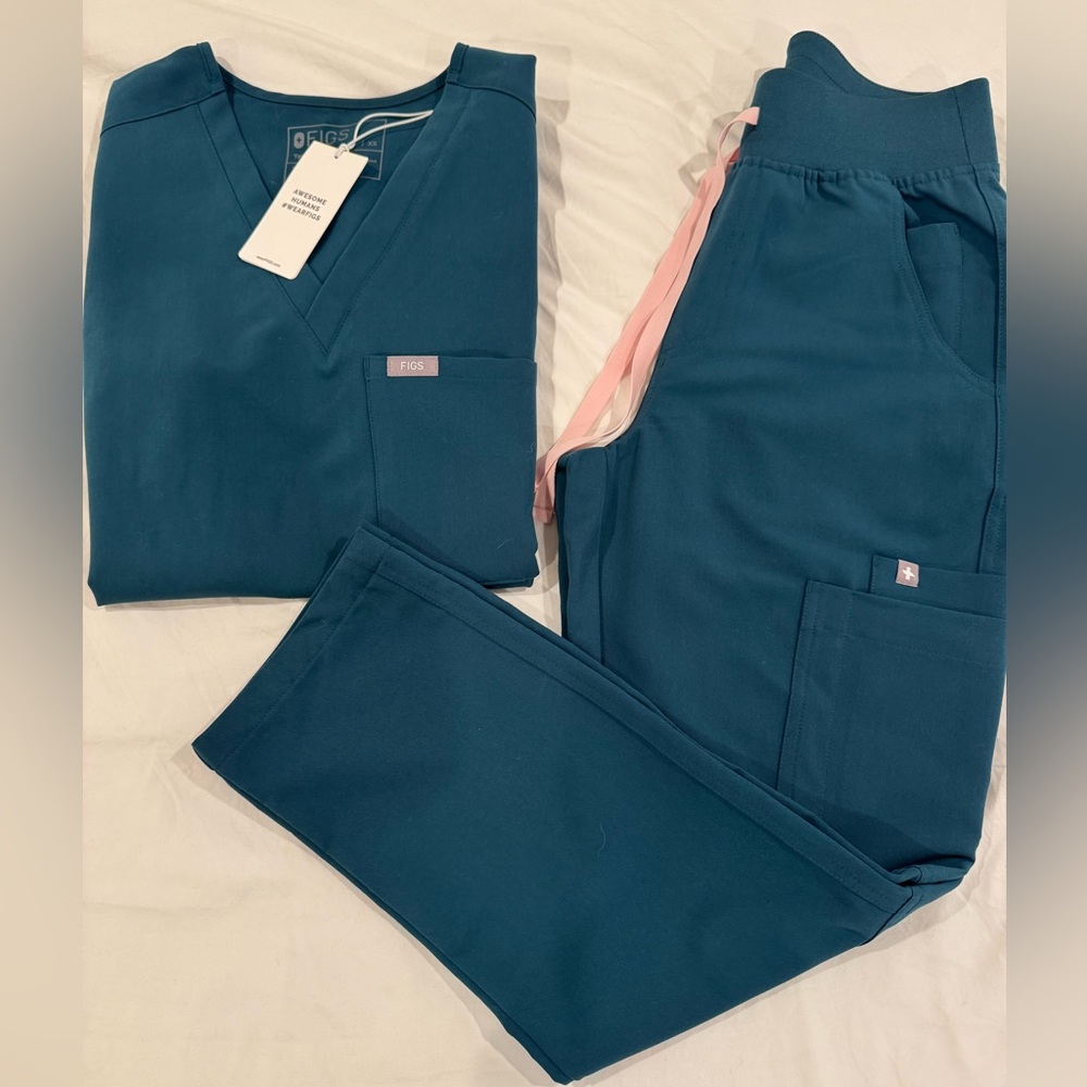 Figs XS PETITE Scrub Set $30